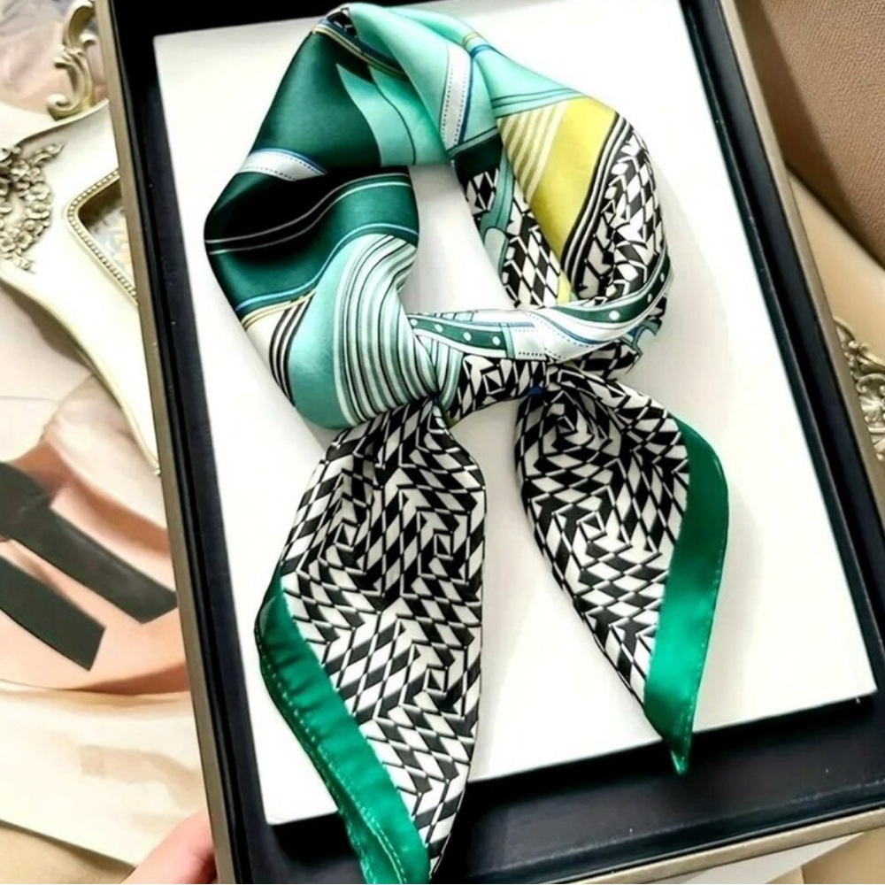 New Elegant Green and Black Silk Scarf
